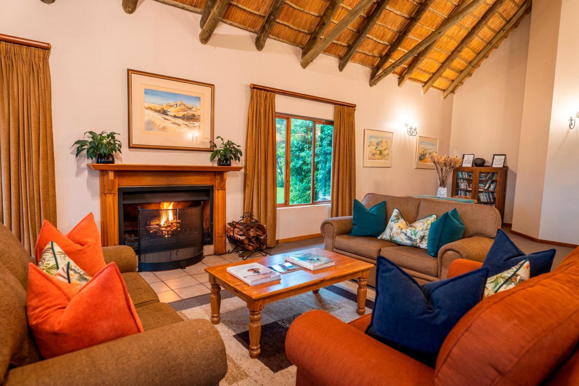 Montusi Mountain Lodge Bonjaneni エクステリア 写真