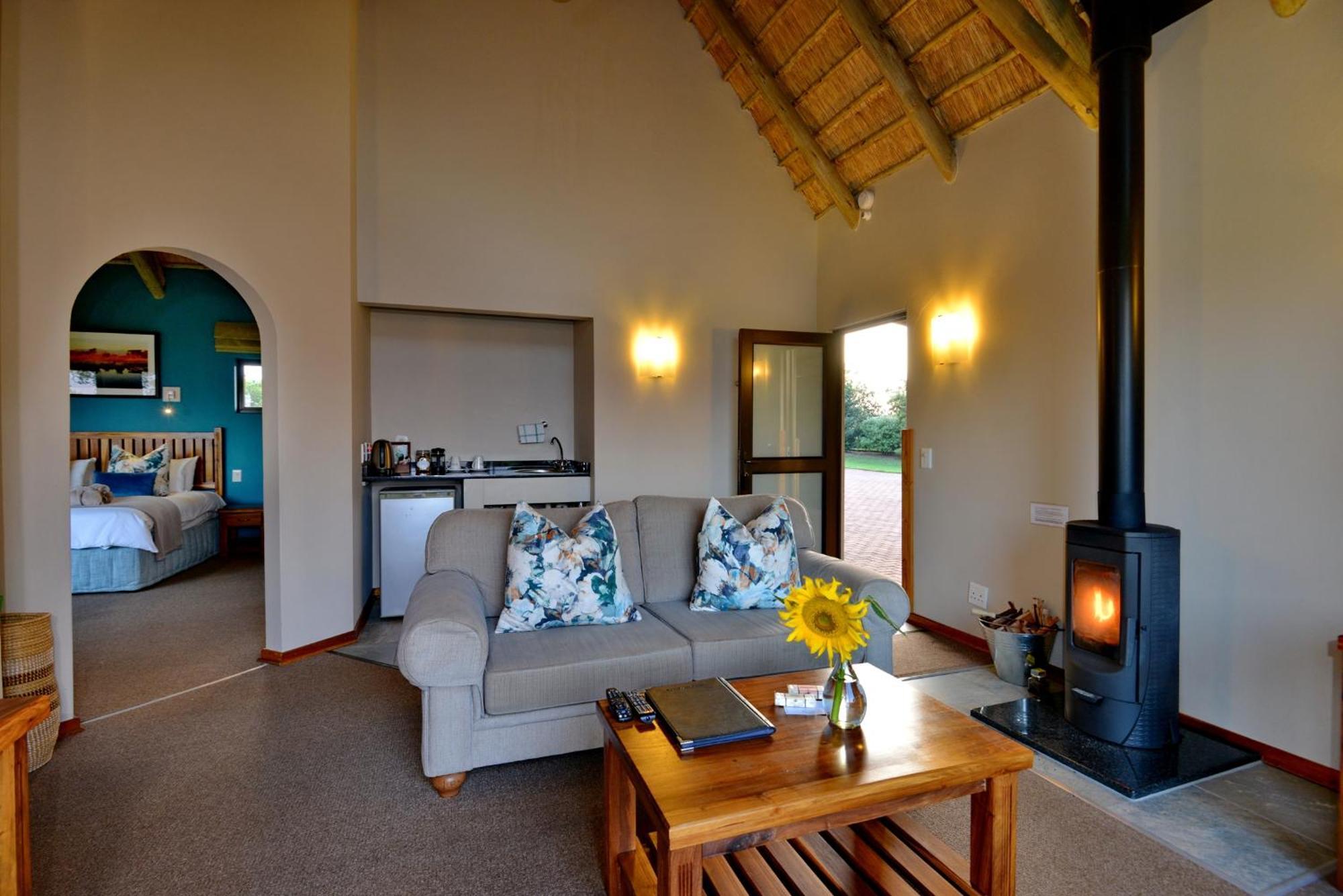 Montusi Mountain Lodge Bonjaneni エクステリア 写真