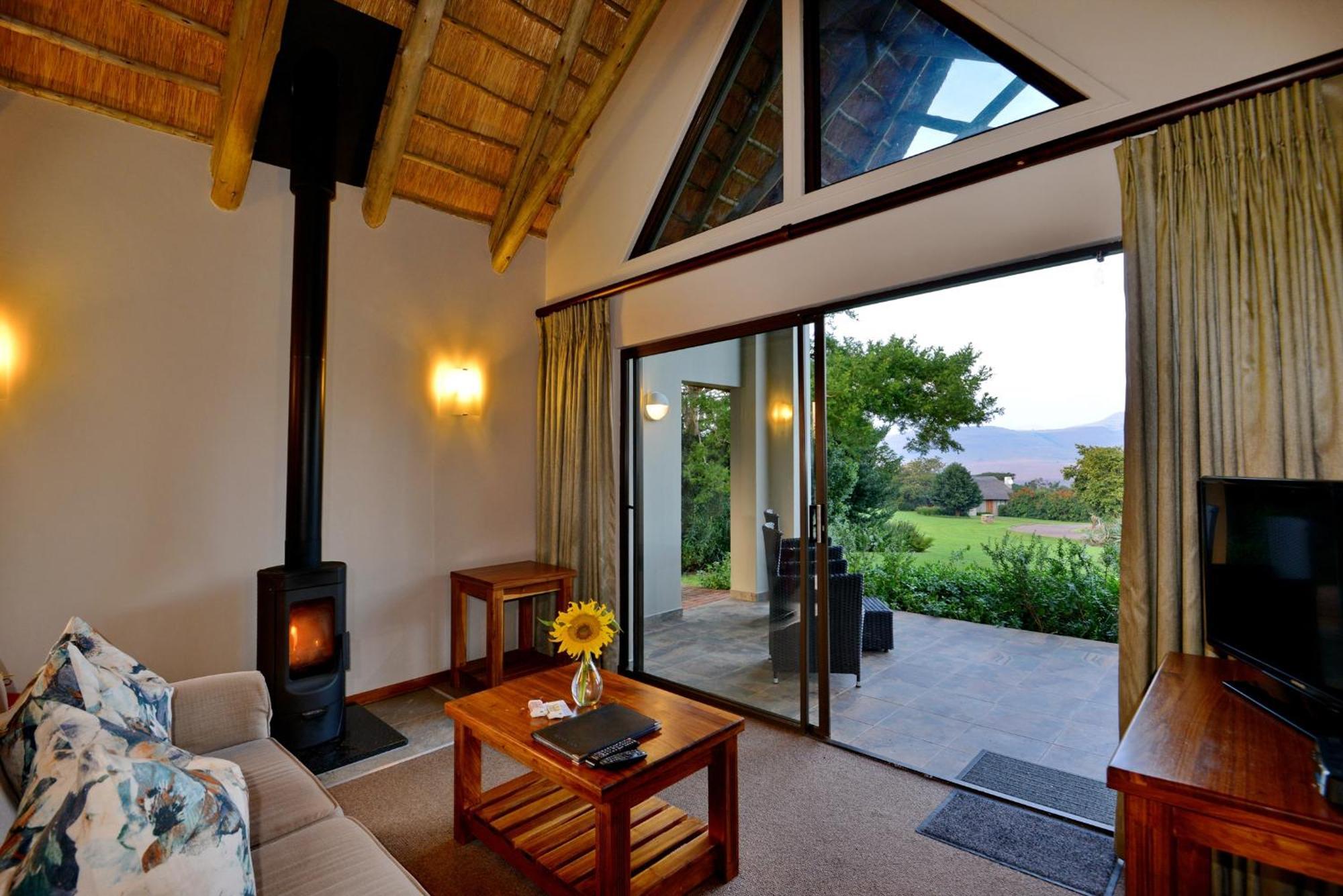 Montusi Mountain Lodge Bonjaneni エクステリア 写真